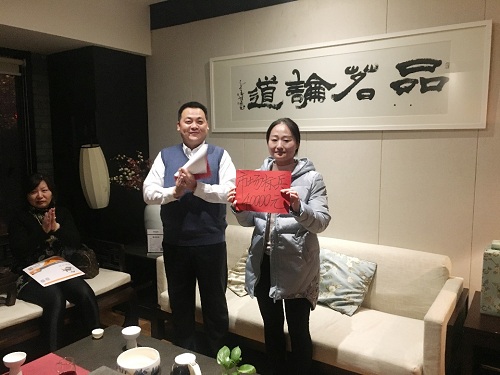 “天上不會(huì)掉餡餅，擼起袖子加油干” ——2017年度TST營銷中心表彰大會(huì)
